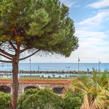 Nice Apartment In Moneglia With House Sea View Kültér fotó