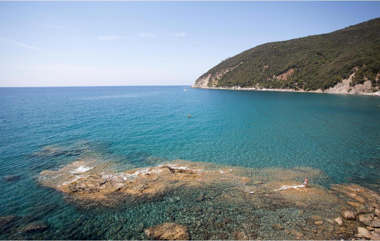 Nice Apartment In Moneglia With House Sea View Kültér fotó