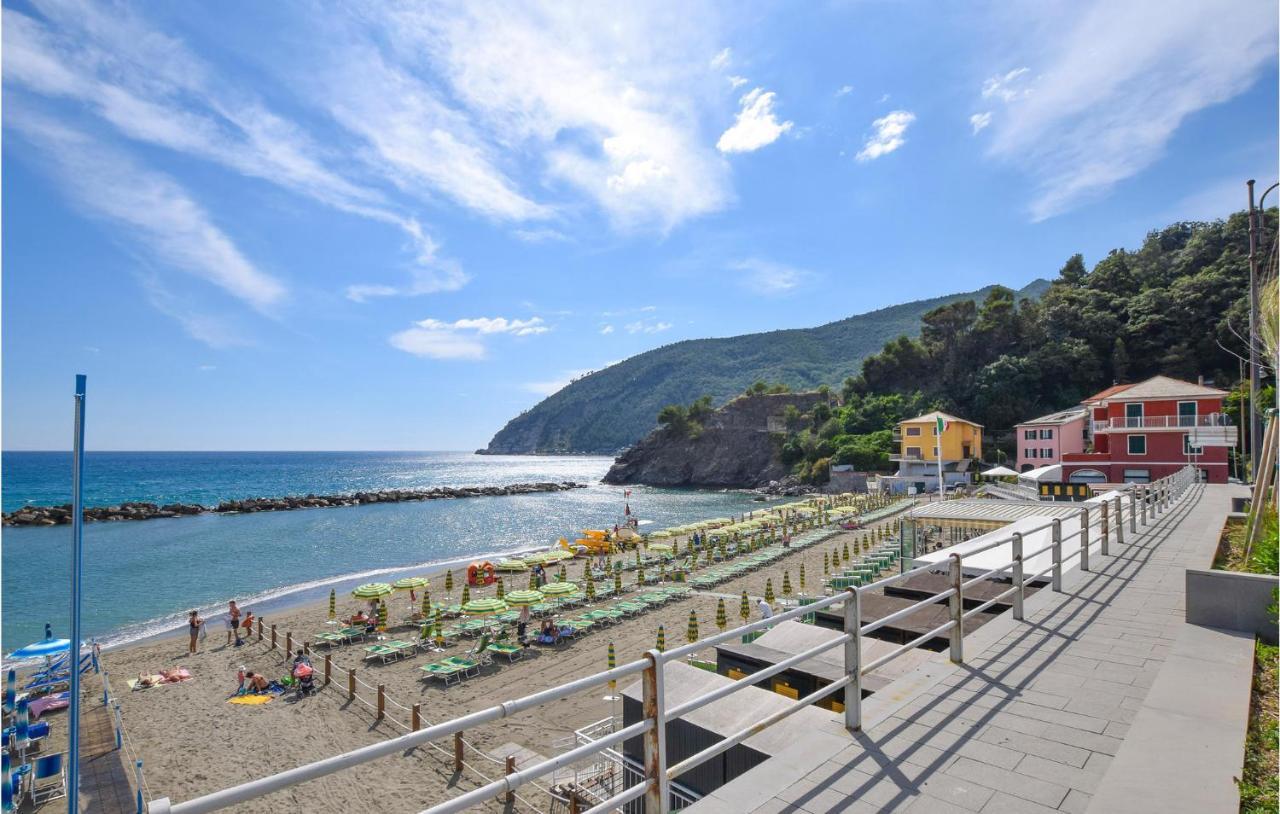 Nice Apartment In Moneglia With House Sea View Kültér fotó